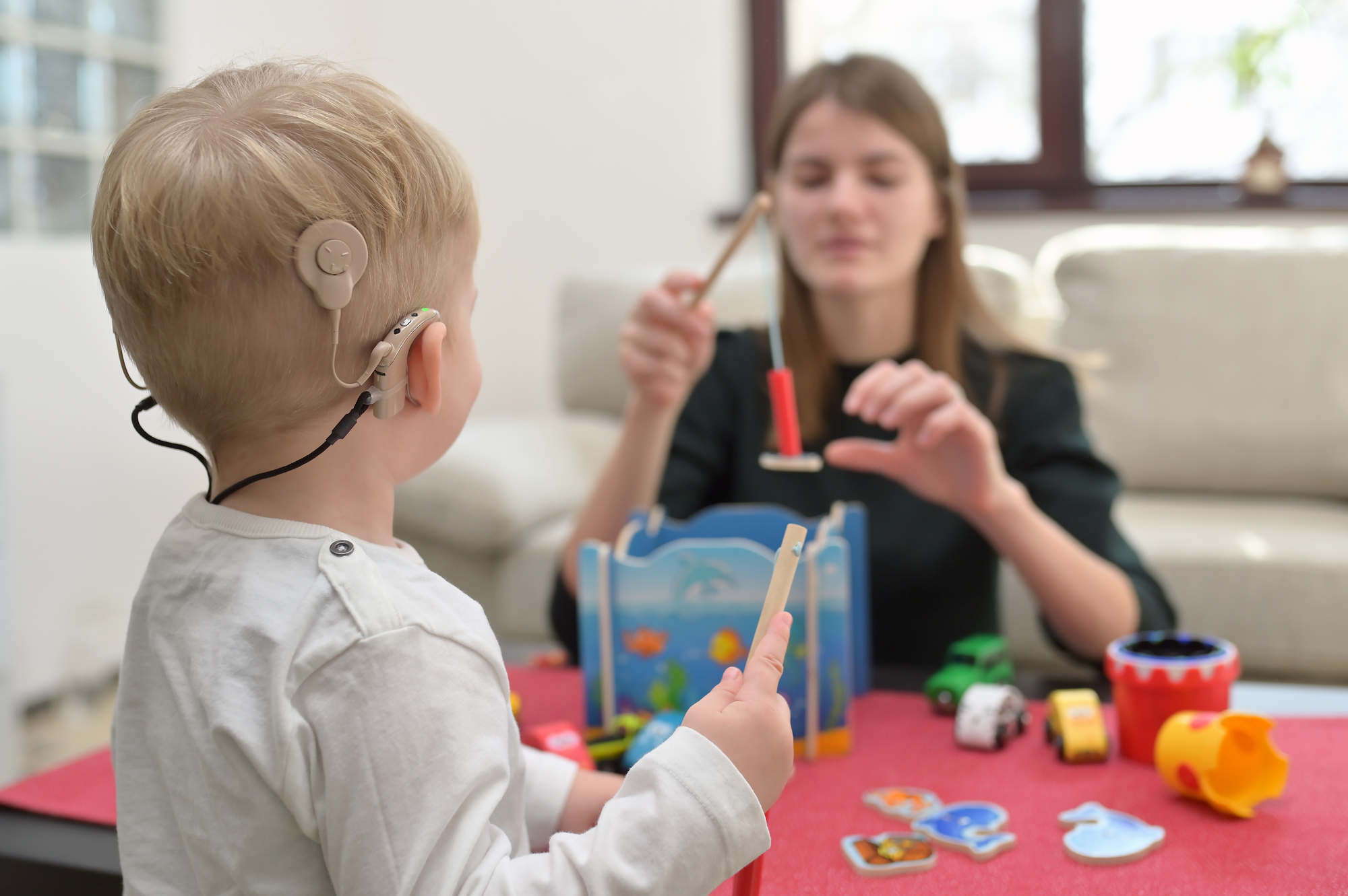 人工耳蜗如何改善您孩子的生活